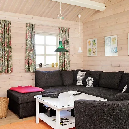 Two-bedroom Holiday In Glesborg 3 Holiday home Fjellerup